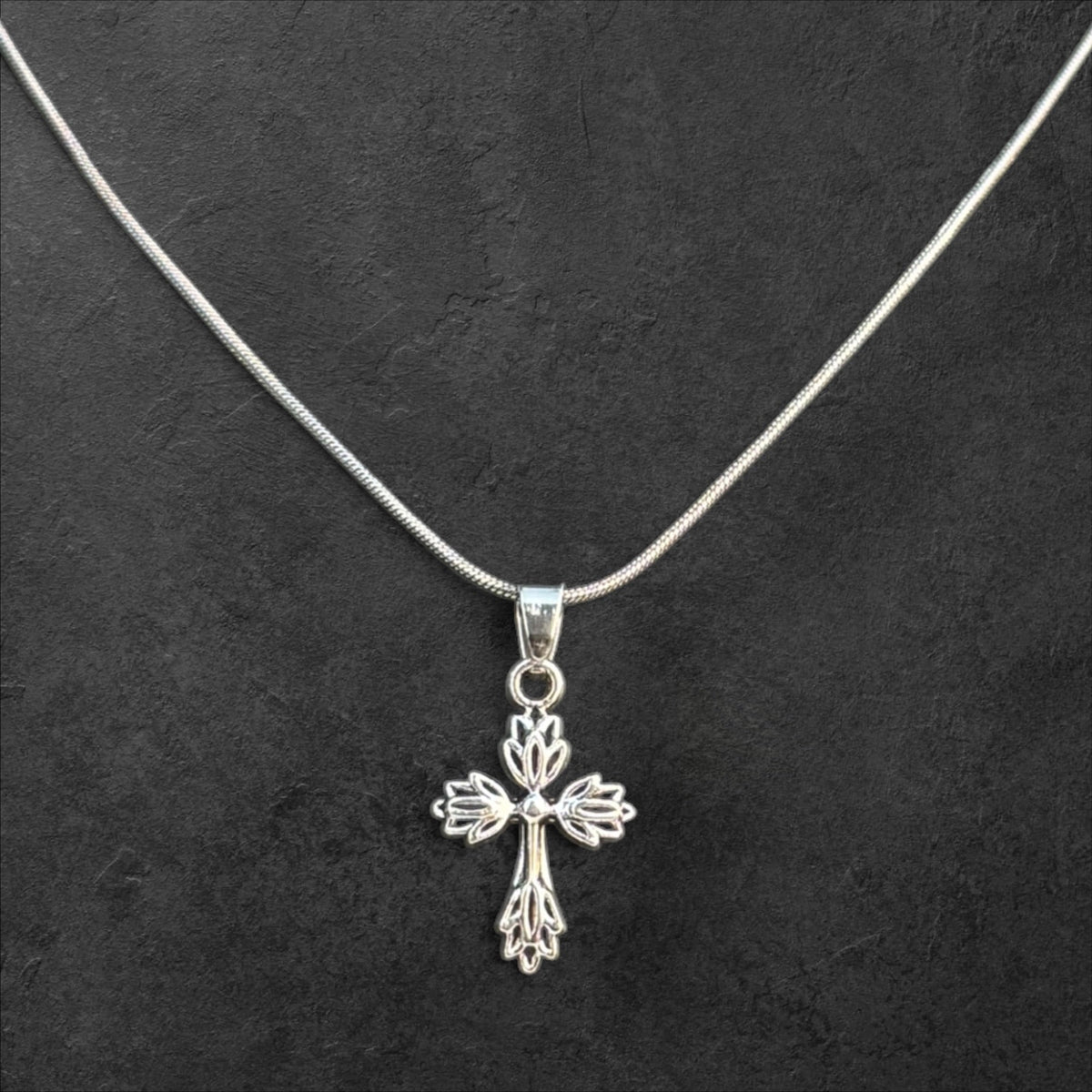 Elegant Filigree Cross Pendant Necklace - rykardia