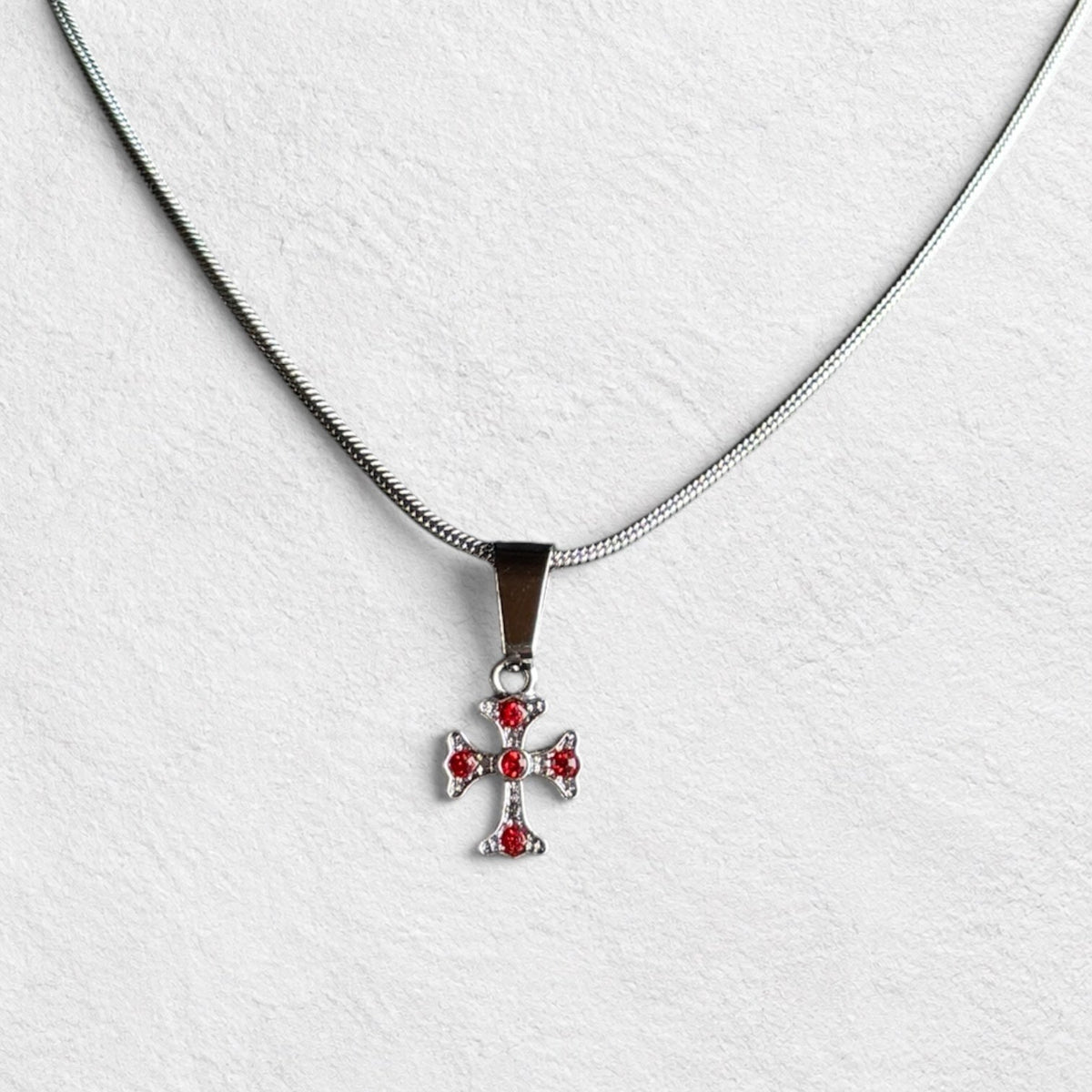 Elegant Cross Pendant Necklace with Sparkling Accents - rykardia