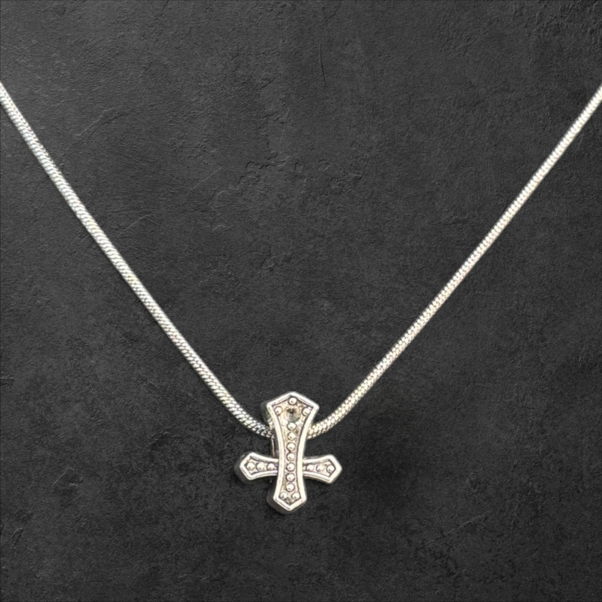 Elegant Embellished Cross Pendant Necklace - rykardia