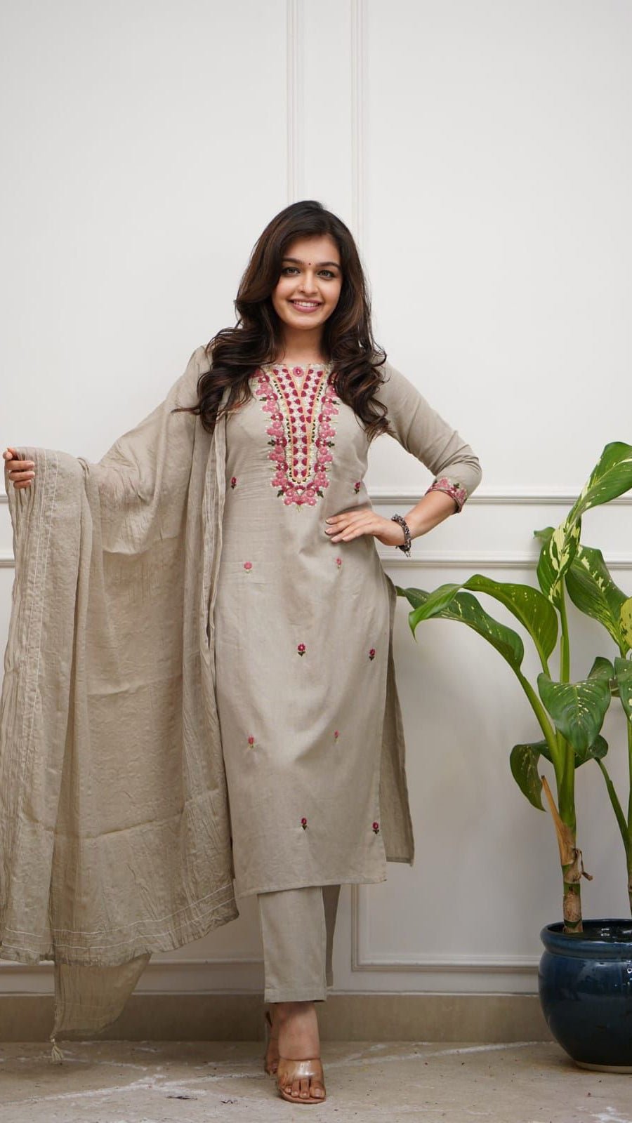 Elegant Embroidered Cotton Kurta Set with Malmal Dupatta - rykardia
