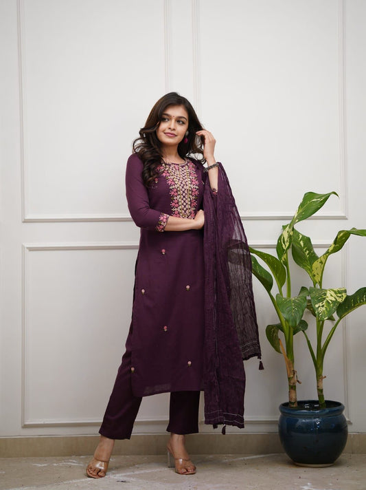 Elegant Embroidered Cotton Kurta Set with Malmal Dupatta - rykardia