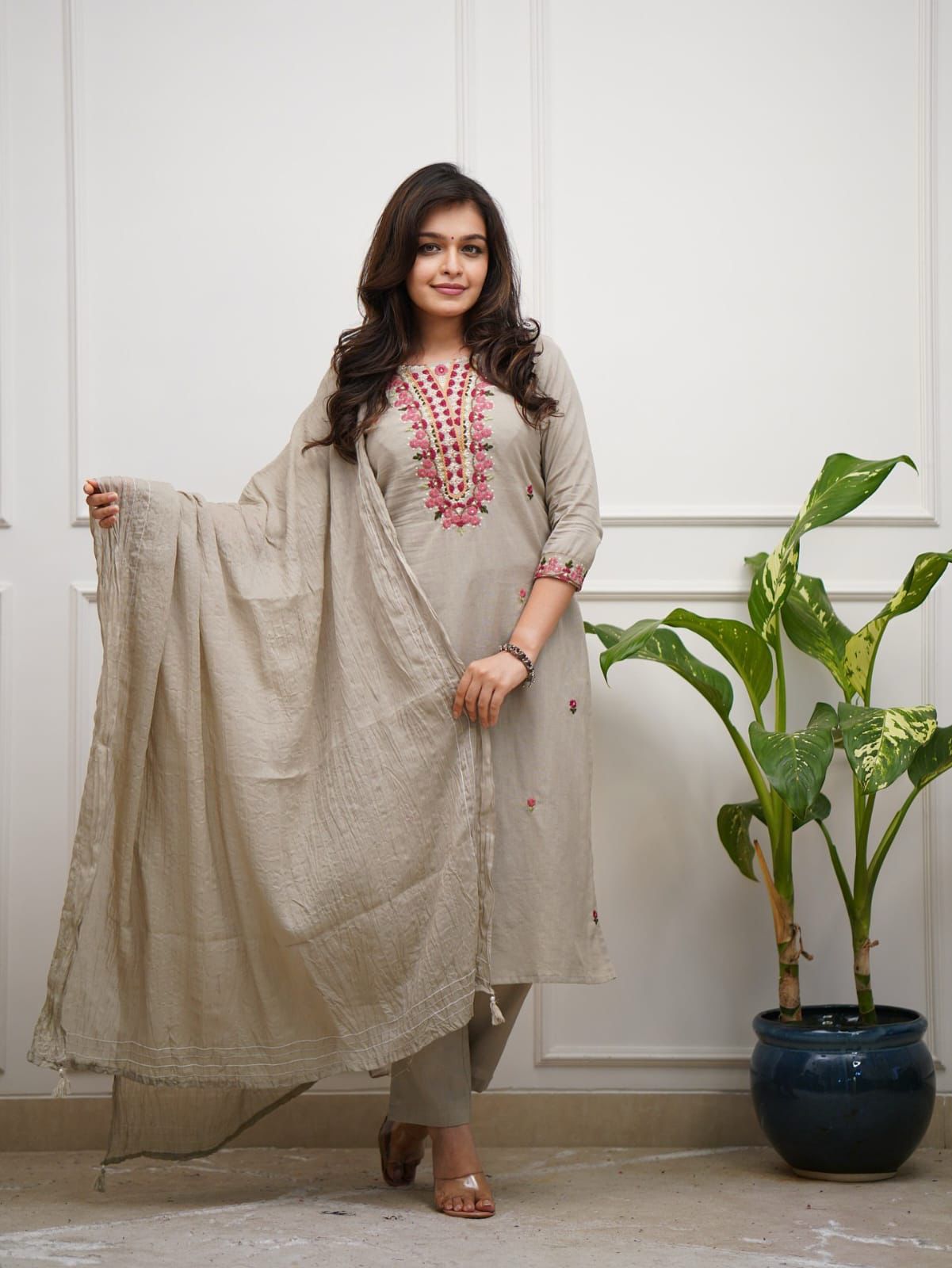 Elegant Embroidered Cotton Kurta Set with Malmal Dupatta - rykardia