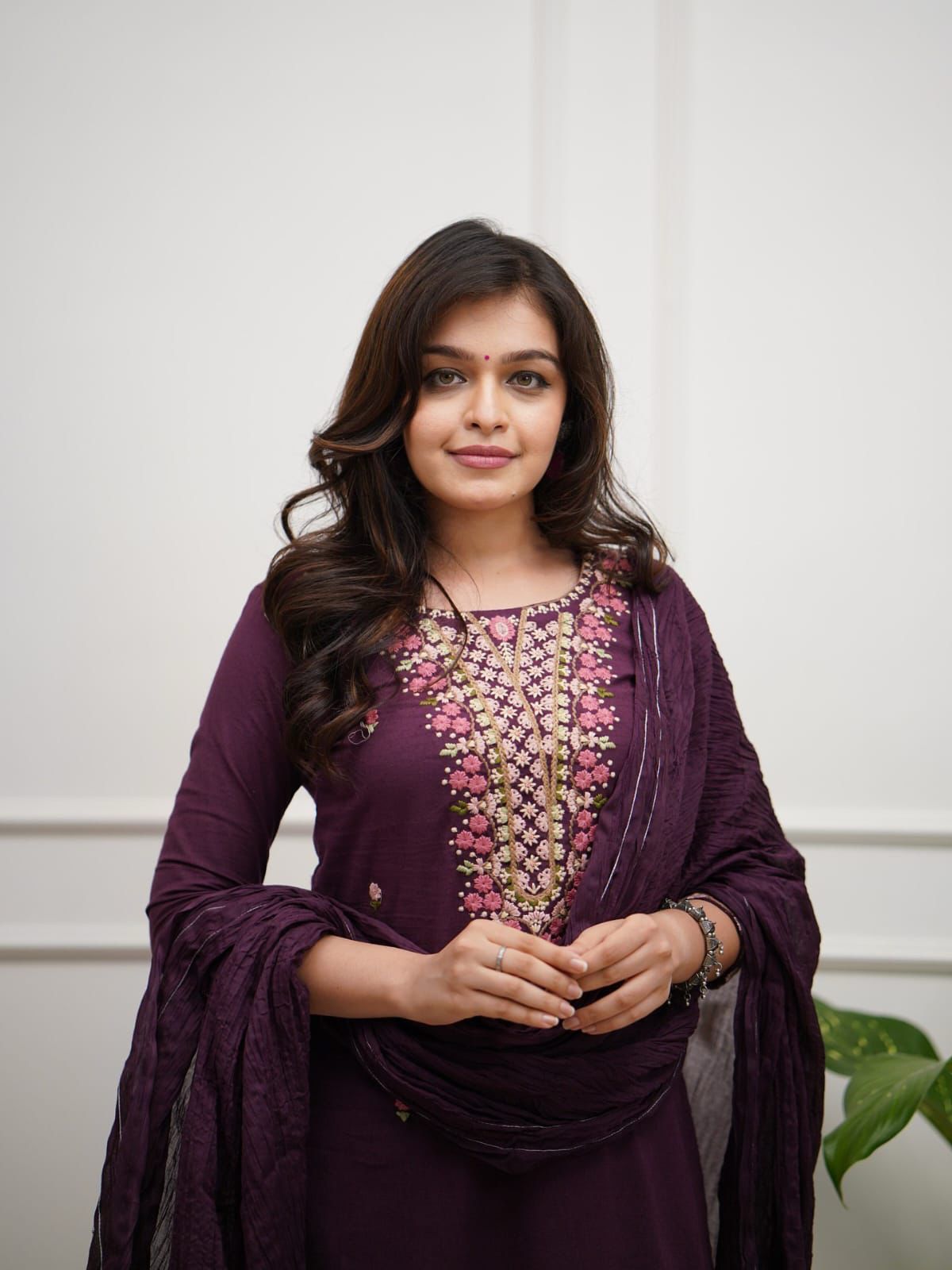 Elegant Embroidered Cotton Kurta Set with Malmal Dupatta - rykardia